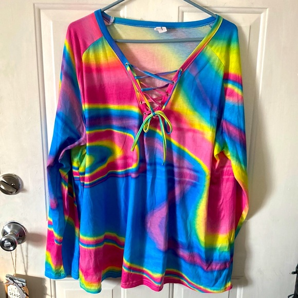 chicyea Tops - Tye dye long sleeve shirt